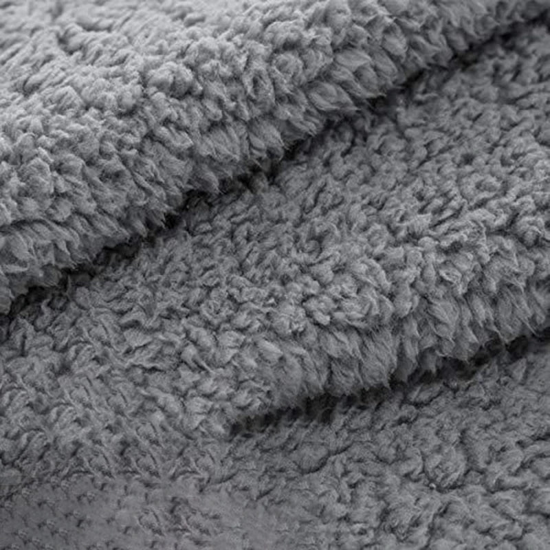 Coperta morbida in peluche grigio per animali, copridivano caldo e accogliente in pile per cani e gatti
