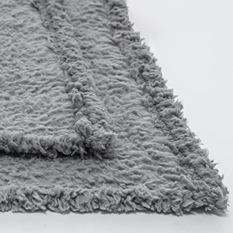 Coperta morbida in peluche grigio per animali, copridivano caldo e accogliente in pile per cani e gatti
