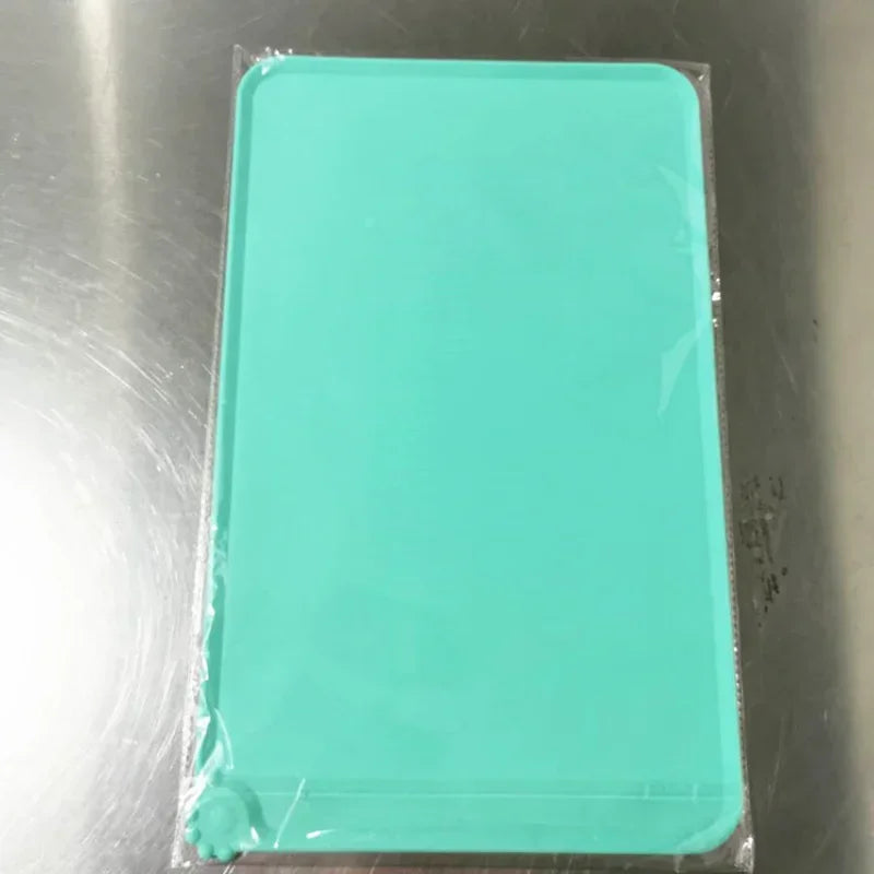 Tapete de Silicone para Comida e Água de Animais de Estimação com Borda Elevada