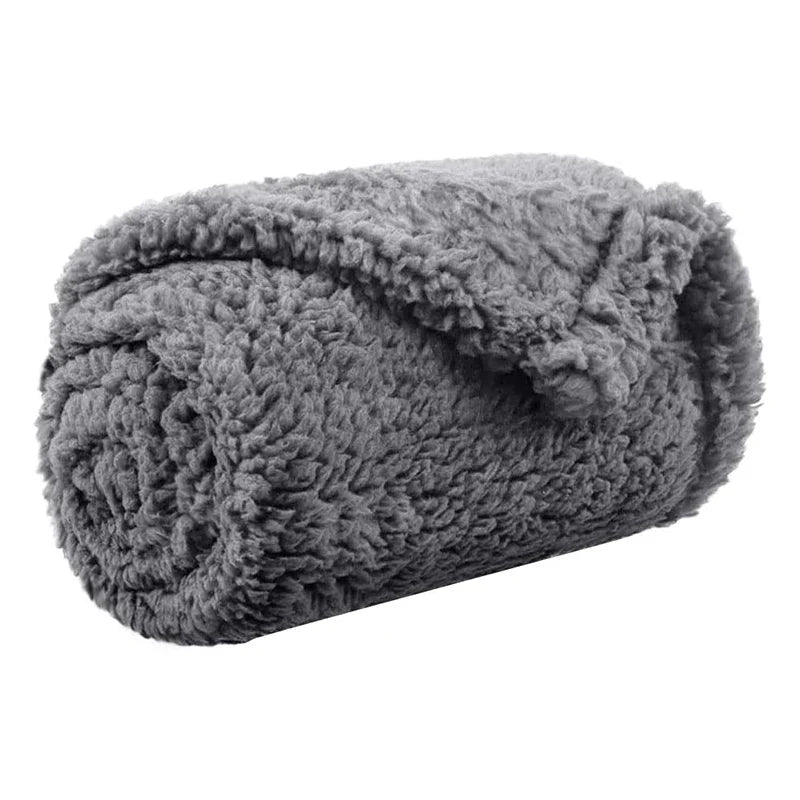 Coperta morbida in peluche grigio per animali, copridivano caldo e accogliente in pile per cani e gatti